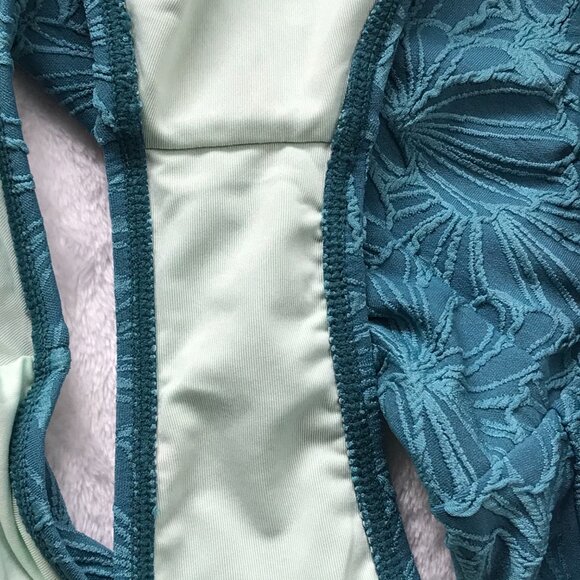 Cupshe Floral Scalloped Top Bikini Set High Waist Bottoms Womens L NEW - Picture 8 of 12